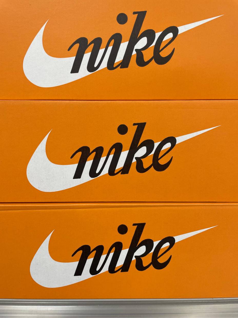 кроссовки Nike